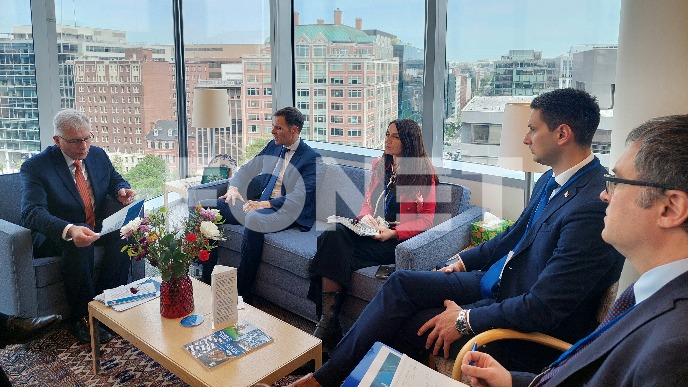 Oprezna monetarna politika